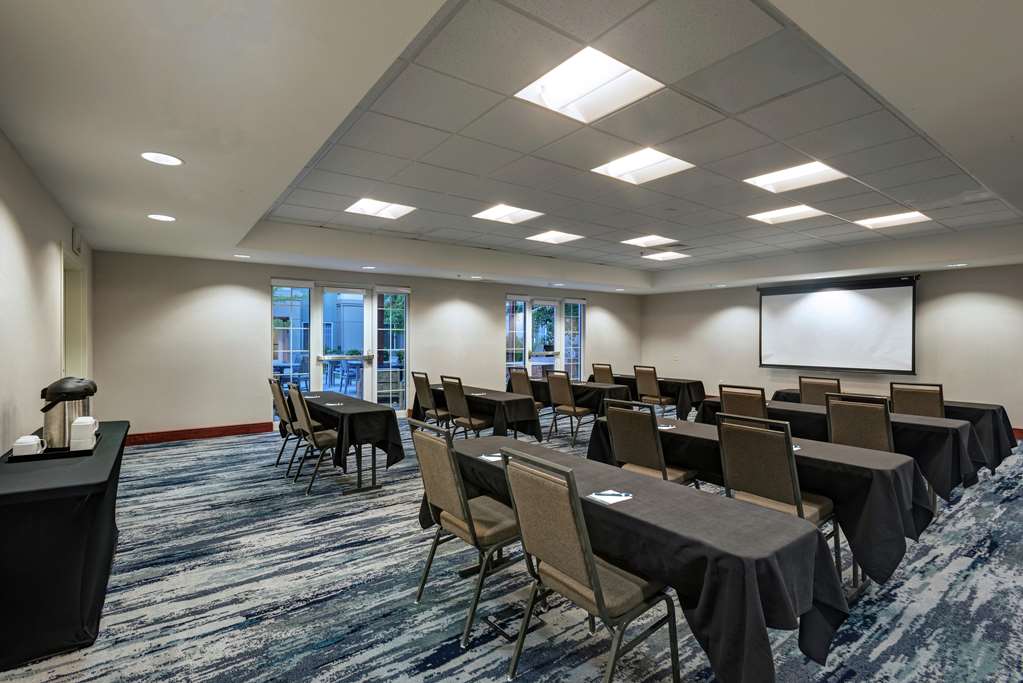Фото Homewood Suites by Hilton Fort Collins