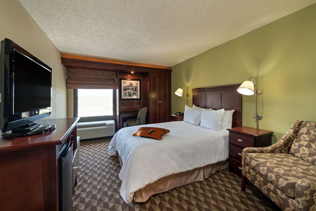Фото Hampton Inn Baton Rouge - I-10 & College Dr