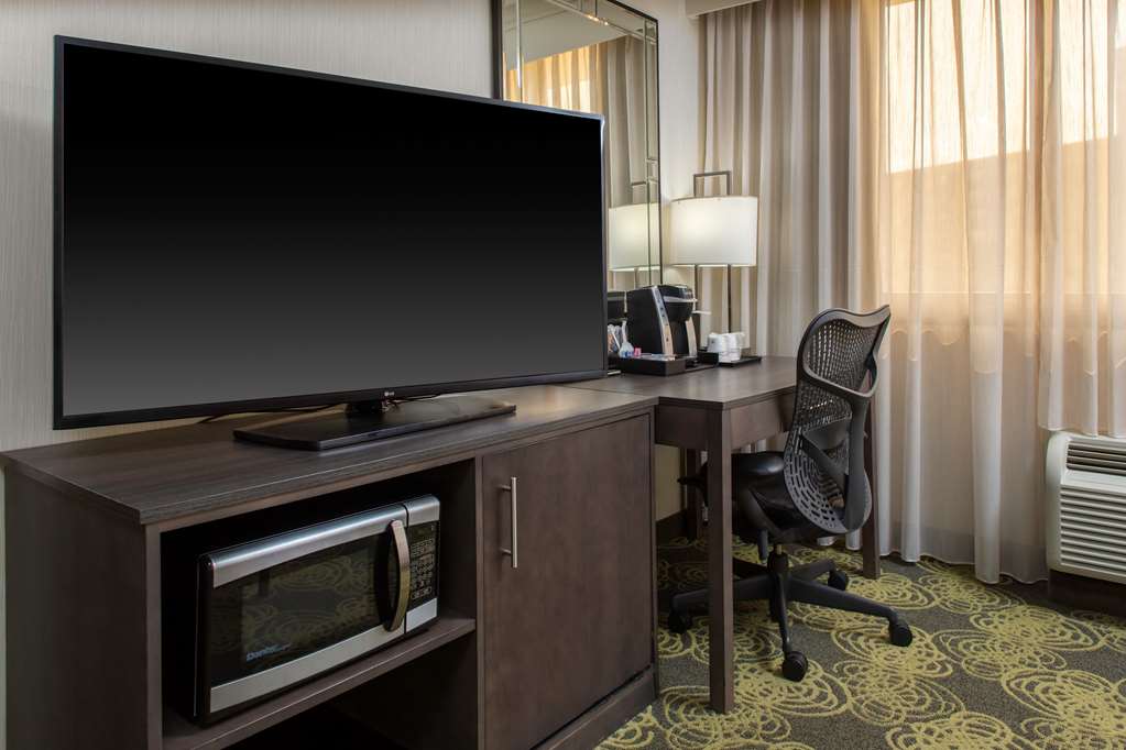 Фото Hilton Garden Inn Reagan National Airport