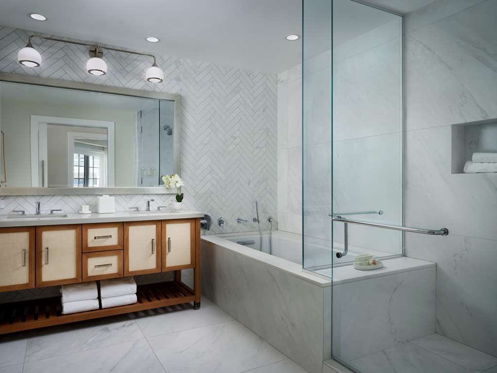 Фото Beach Village at The Del, Curio Collection by Hilton