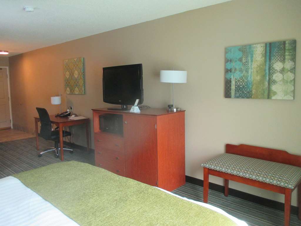Фото Best Western Plus Menomonie Inn & Suites