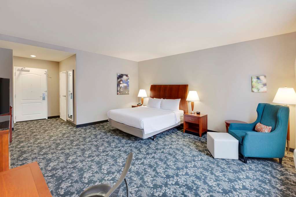 Фото Hilton Garden Inn Austin North