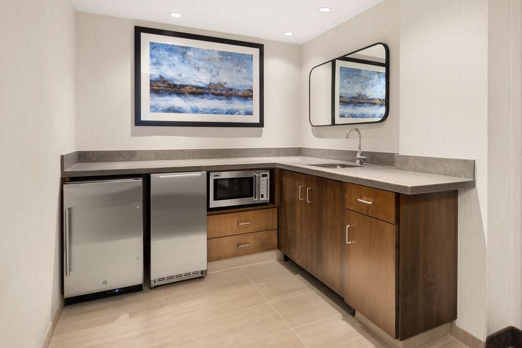 Фото Embassy Suites by Hilton Portland Airport