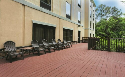 Гостиница La Quinta Inn & Suites by Wyndham Covington в Ковингтоне