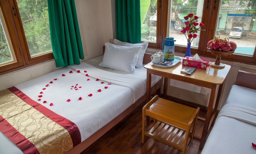 Фото Mother Land Inn 2 - Hostel