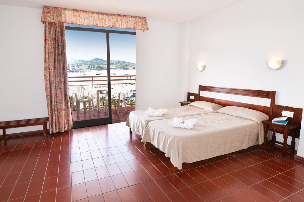 Фото The Blue Apartments by Ibiza Feeling