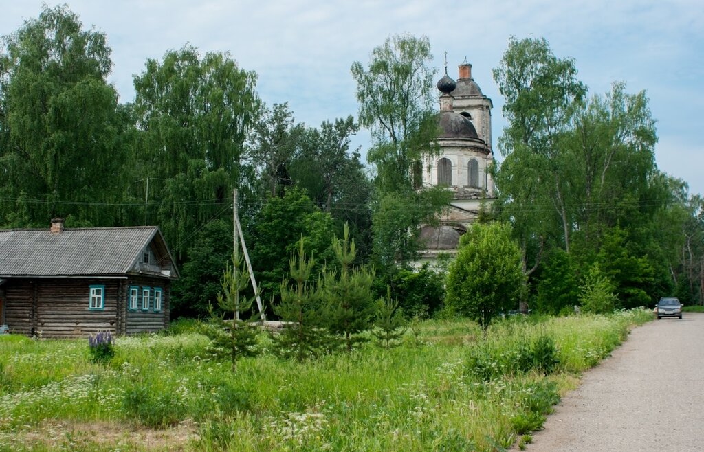 Iglesia ortodoxa Tserkov Ikony Bozhiyey Materi Tikhvinskaya V Morozovskom, , foto