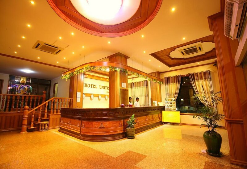 Гостиница Hotel United в Мандалае