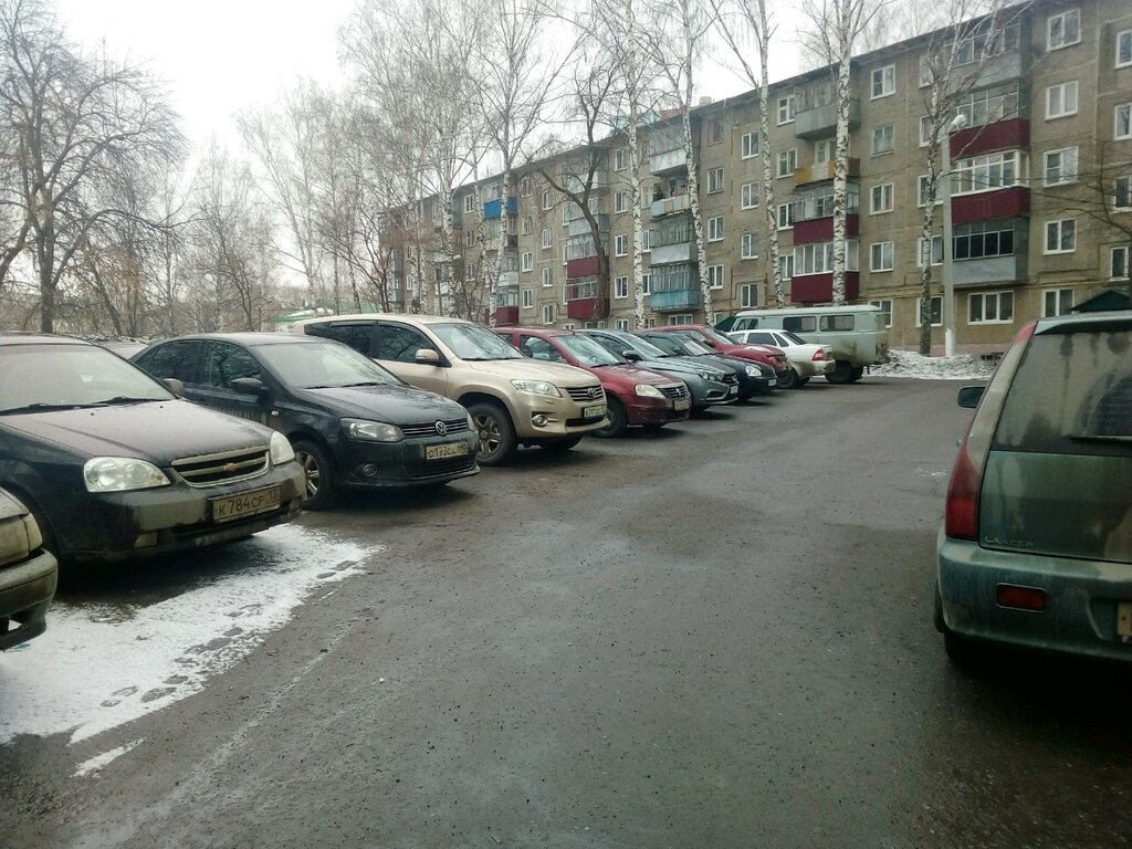 Otoparklar Автомобильная парковка, Saransk, foto