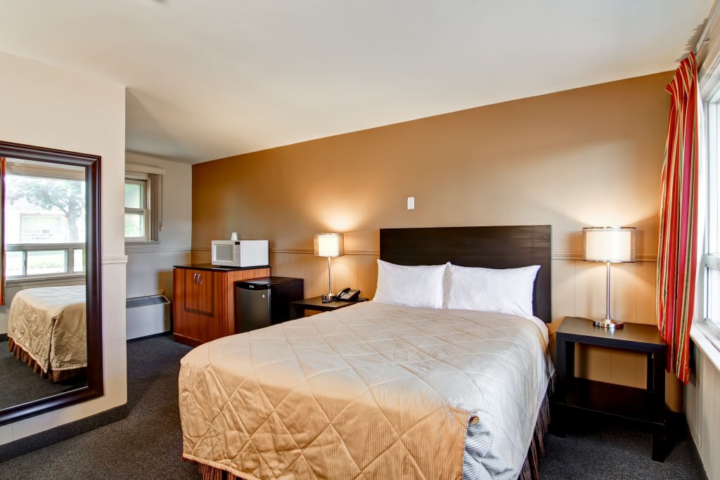 Фото Hotel Richmond Hill On North