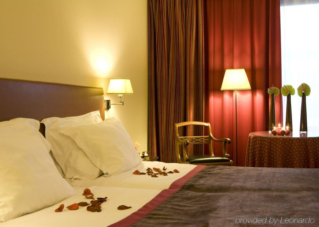 Фото Leonardo Hotel Antwerp The Plaza