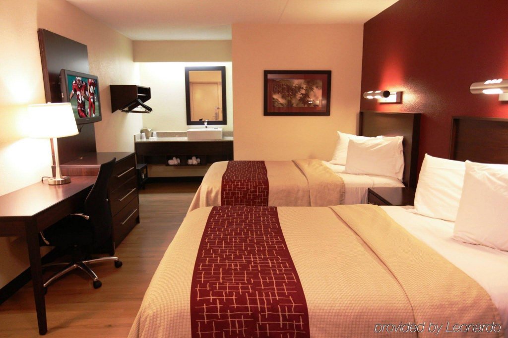 Фото Red Roof Inn Plus+ University at Buffalo - Amherst