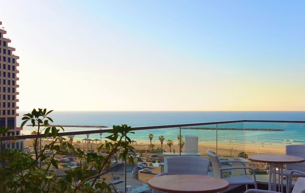 Фото Poli Urban Tel Aviv Hotel