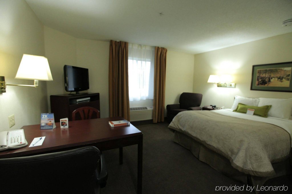 Фото Candlewood Suites Washington-Fairfax, an Ihg Hotel