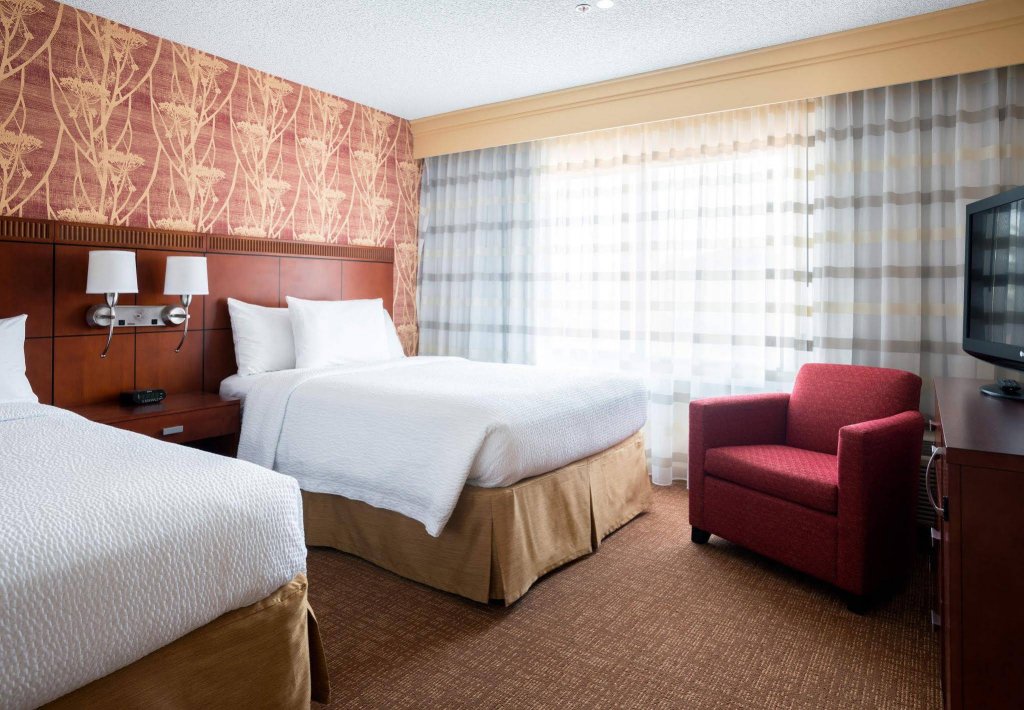 Фото Courtyard by Marriott Seattle Southcenter