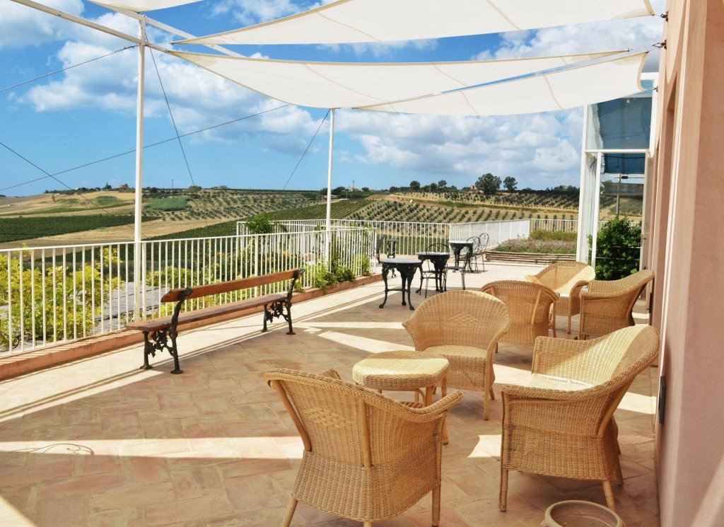 Фото La Foresteria Planeta Estate