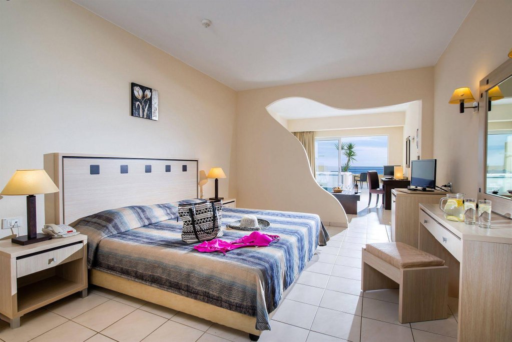 Фото Blue Marine Resort & SPA Hotel