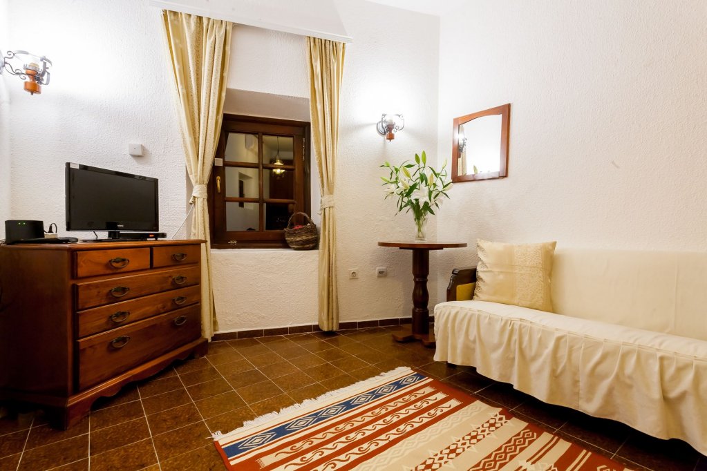 Фото Apartments Antigona Old Town