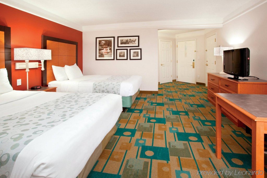 Фото La Quinta Inn & Suites by Wyndham Albuquerque West