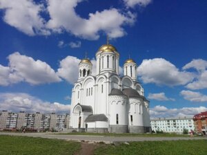 Церковь Преображения Господня (Преображенская площадь, 1), православный храм в Серове