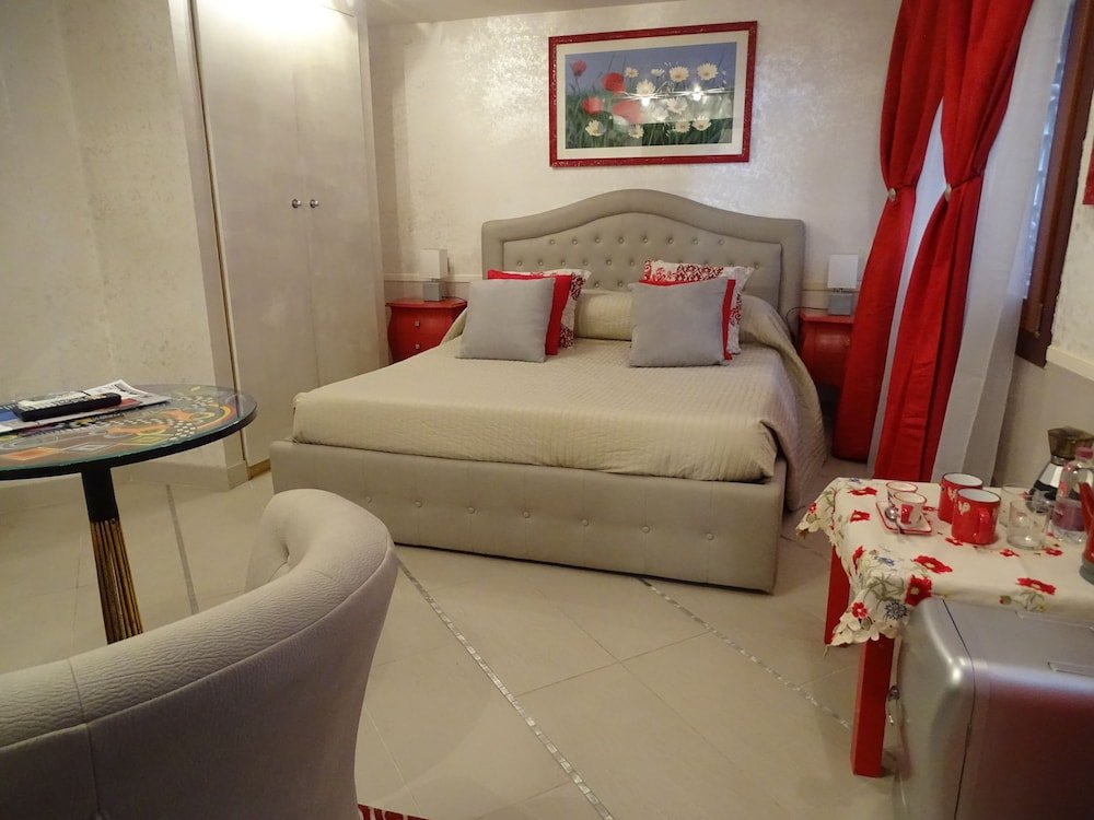 Фото Fenice Apartments in Venice