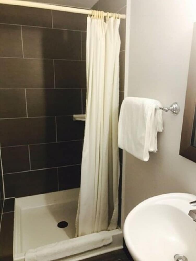 Фото Kings Row Inn