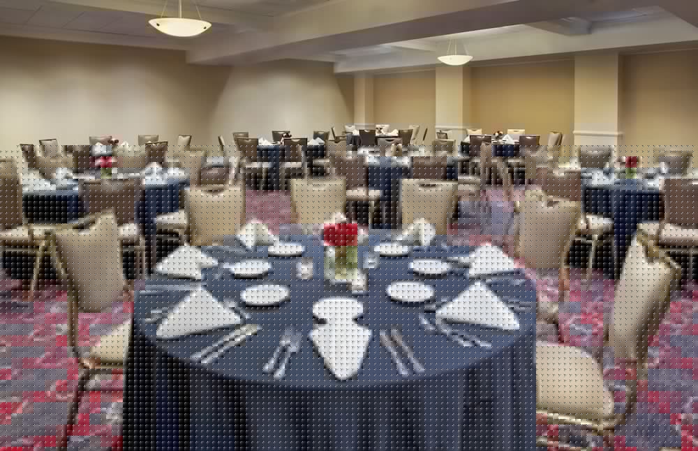 Фото Four Points by Sheraton Melville Long Island