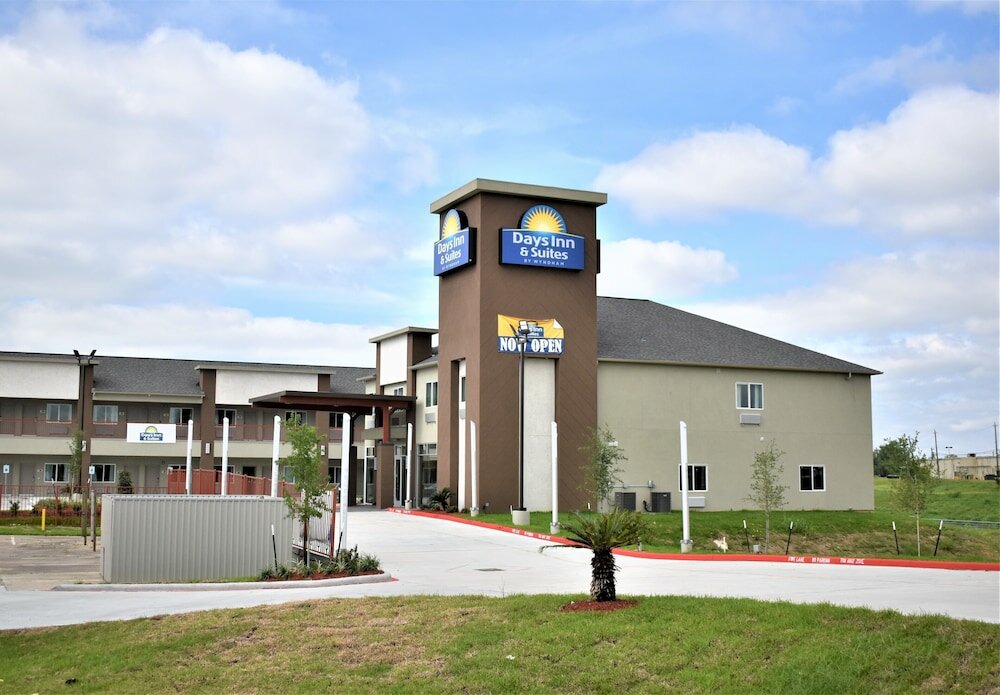Фото Days Inn & Suites by Wyndham Downtown/University of Houston