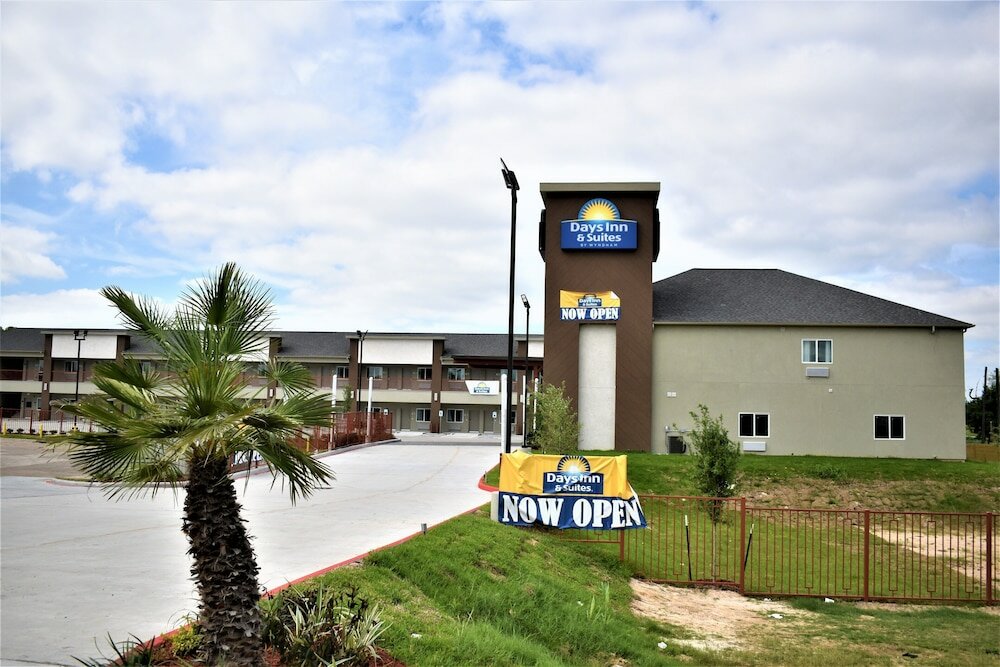 Фото Days Inn & Suites by Wyndham Downtown/University of Houston