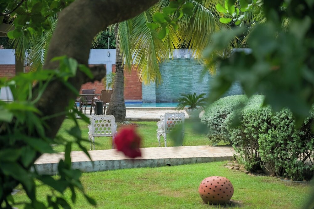 Фото Delcas Hotel