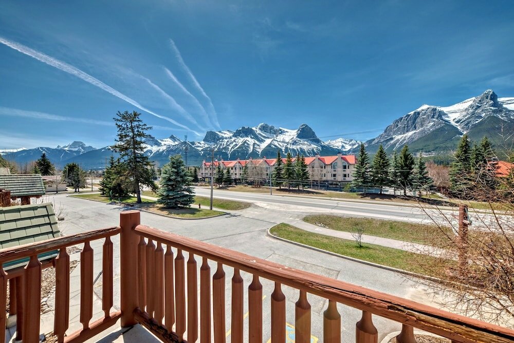 Фото Canmore Rocky Mountain Inn