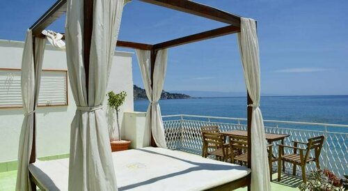 Гостиница Mediterraneo Guesthouse в Джардини-Наксосе