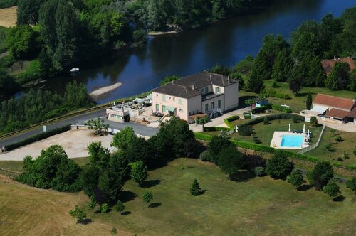 Гостиница Les Balcons de l'Espérance в Сарле-ла-Канеде