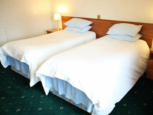 Гостиница Huddersfield Central Lodge Hotel в Хаддерсфилде