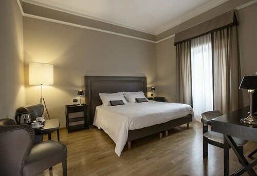 Гостиница Ambasciatori Place Hotel во Фьюджи