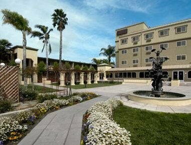 Гостиница Radisson Hotel West Sacramento в Вест Сакраменто