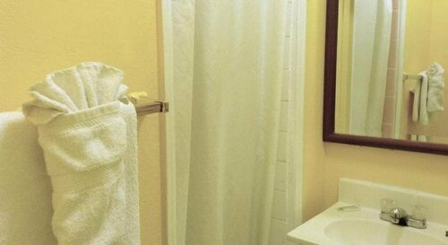 Гостиница Oceanside Inn and Suites в Оушенсайде