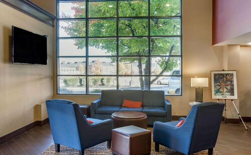 Гостиница Comfort Suites Bethlehem Near Lehigh University and Lvi Airport в Бетлехеме