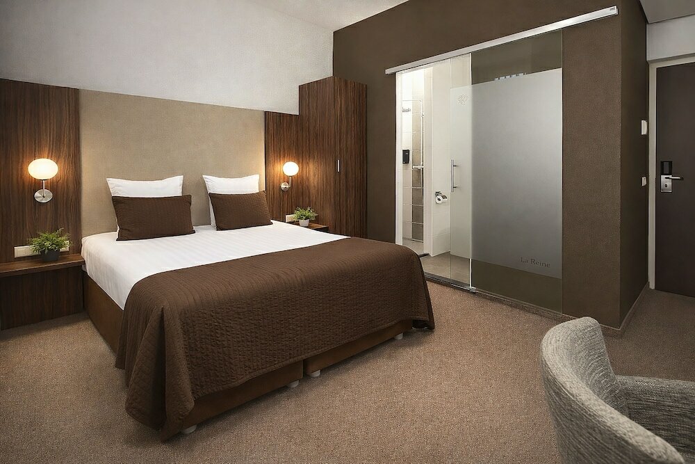 Фото Hotel La Reine