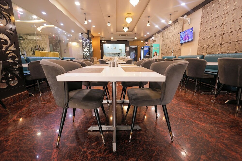 Фото Hotel Krishnam