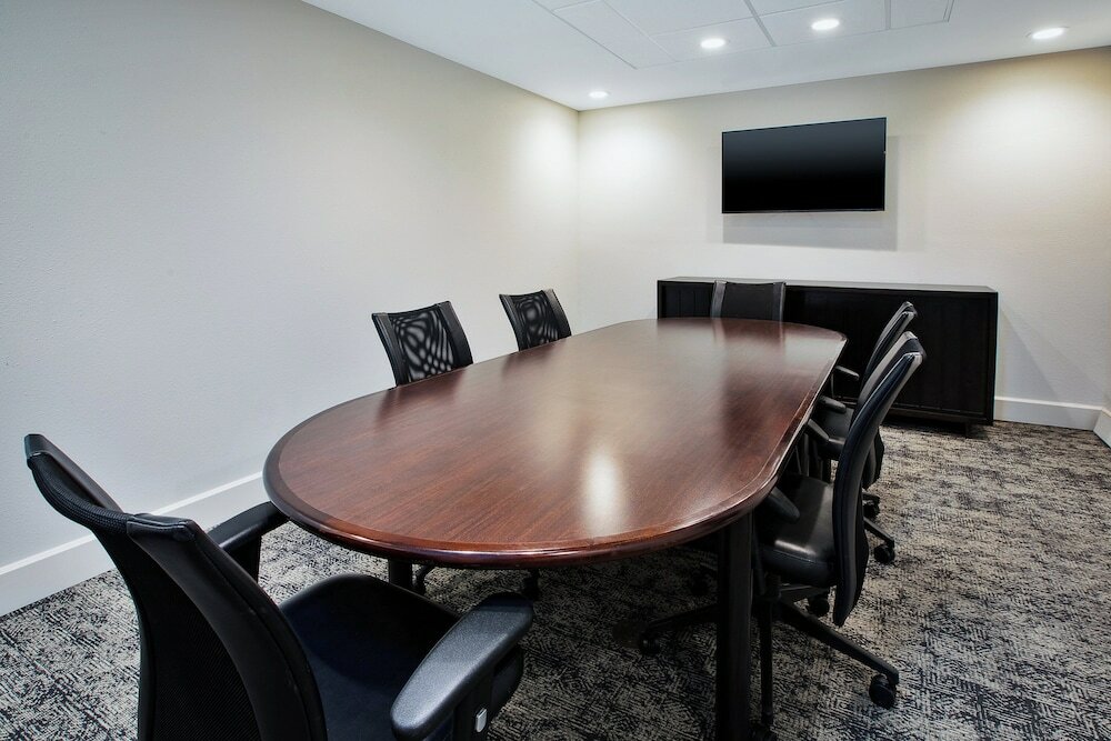 Фото Staybridge Suites Lincoln Northeast, an Ihg Hotel