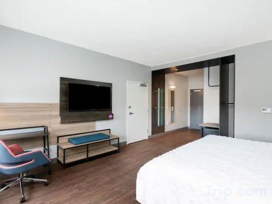 Фото Tru by Hilton Greenville