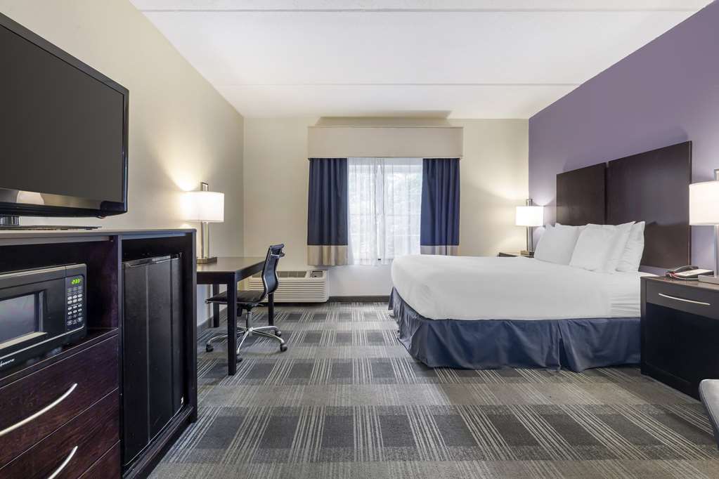 Фото Best Western Hartford Hotel & Suites