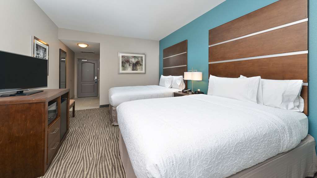 Фото Hampton Inn & Suites Des Moines Downtown