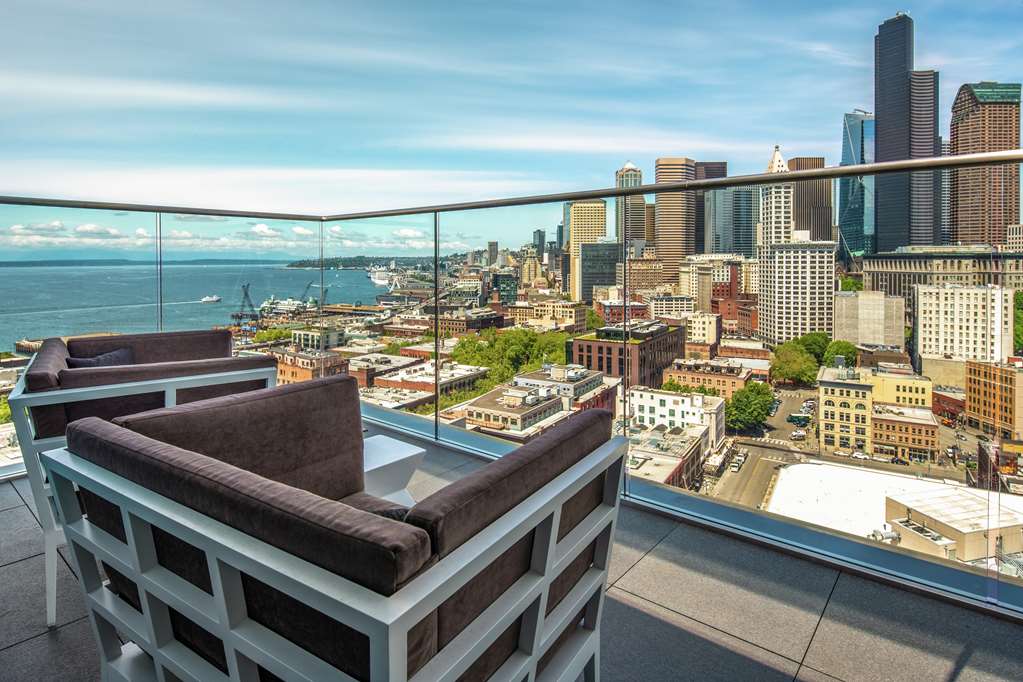 Фото Embassy Suites by Hilton Seattle Downtown Pioneer Square