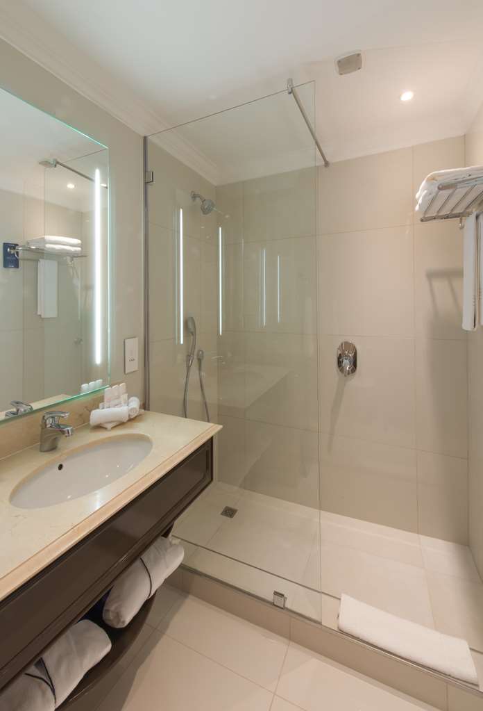 Фото Radisson Blu Le Vendome Hotel, Cape Town