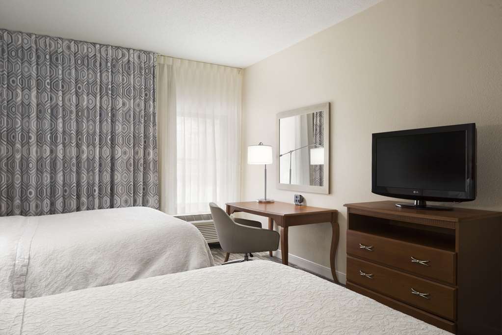 Фото Hampton Inn Findlay