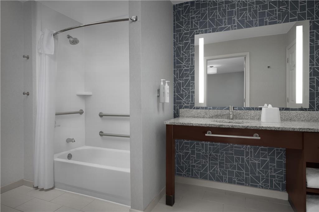 Фото Homewood Suites by Hilton Newark-Cranford