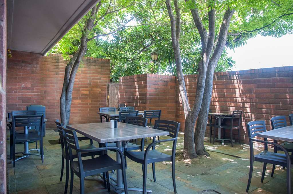 Фото Best Western Village Inn
