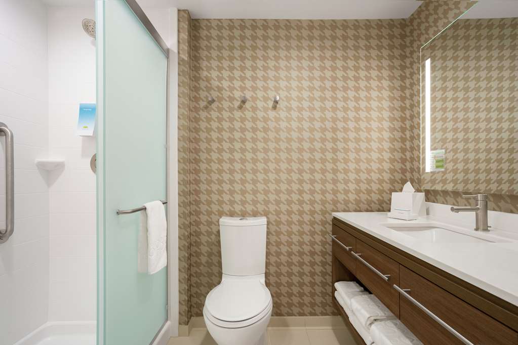 Фото Home2 Suites by Hilton Warminster Horsham